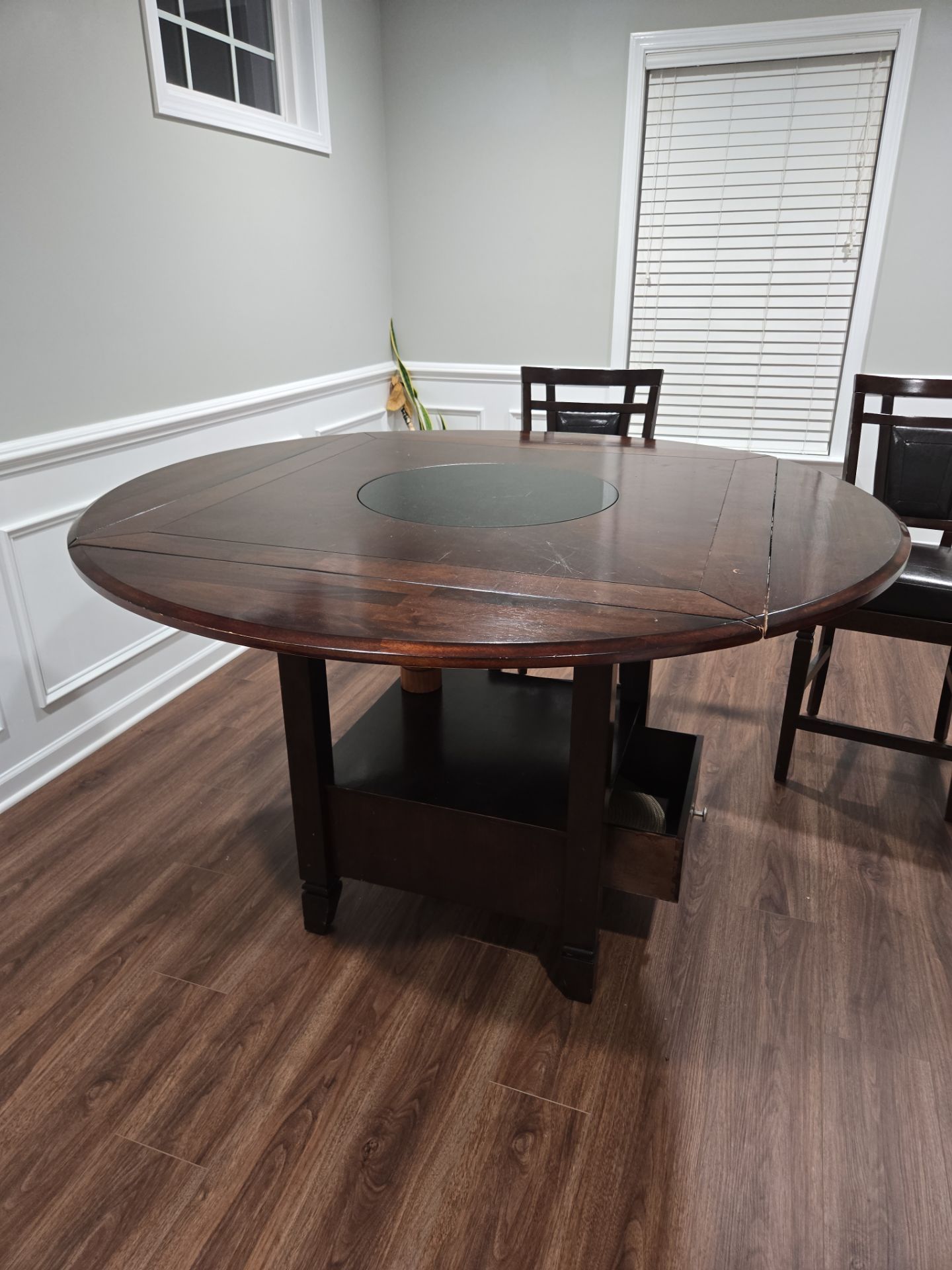 Dinning room table