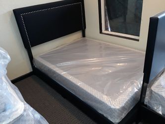 Full size bed and box spring