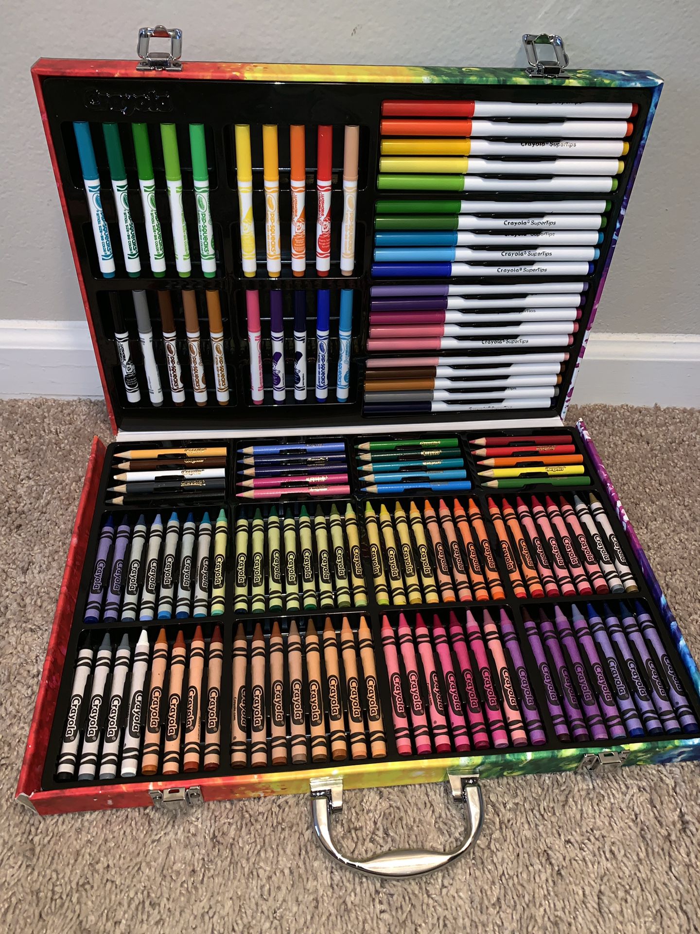 Crayola Coloring Set