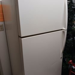 Refrigerator 