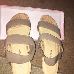 New. Sling back CLaundry Sandals