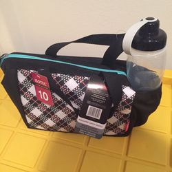 Thermos duffle bag with water bottle