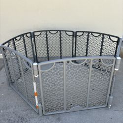 New Baby  Play yard 