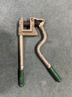 Greenlee 710 metal stud punch, 1" conduit- 1-11/32", 20 ga mild steel