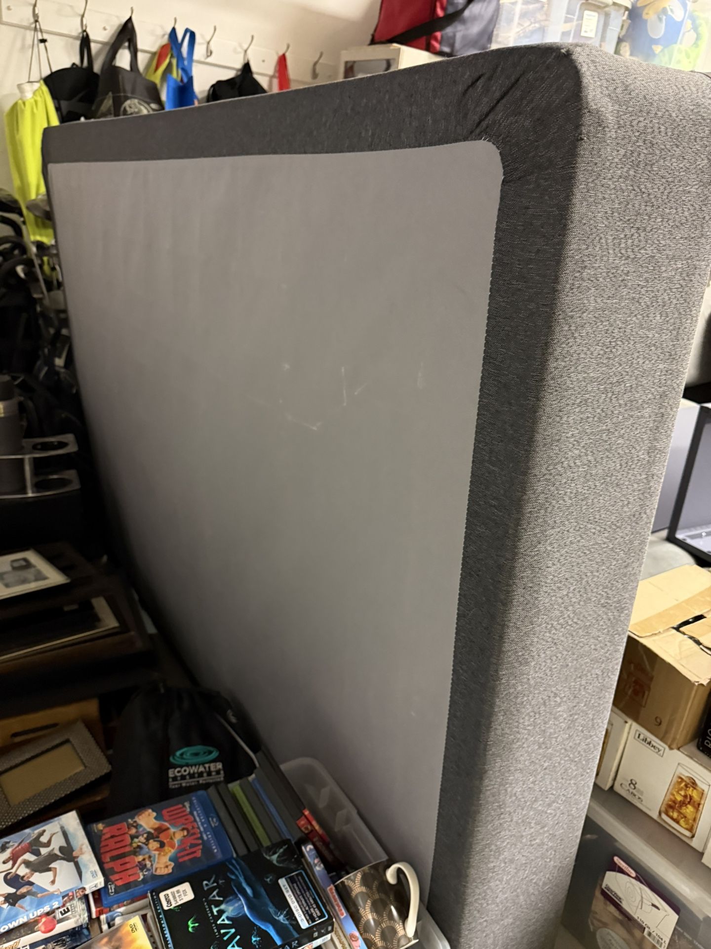 Queen bed/ Mirror/ Art