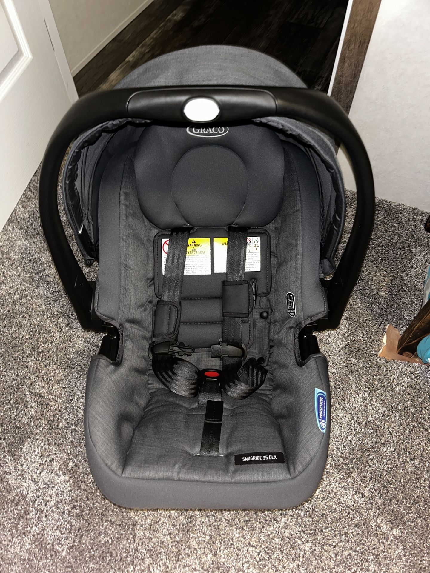 Graco Snugride DLX car seat