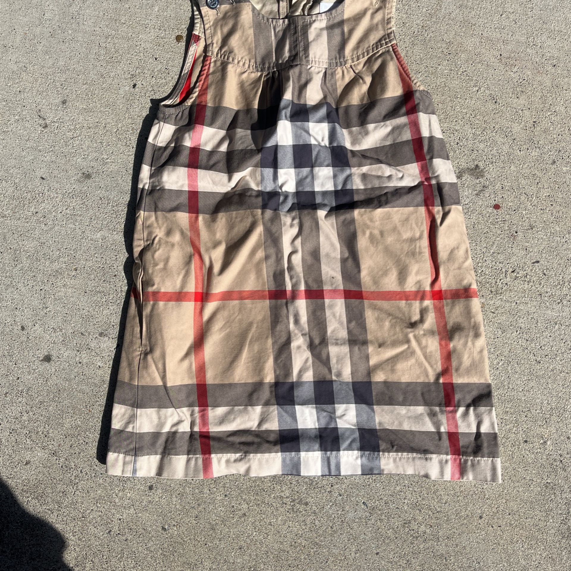 Burberry Size 6