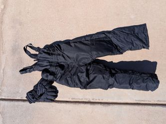 5T Snow bib and gloves