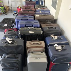 Suitcase/luggage/carryon