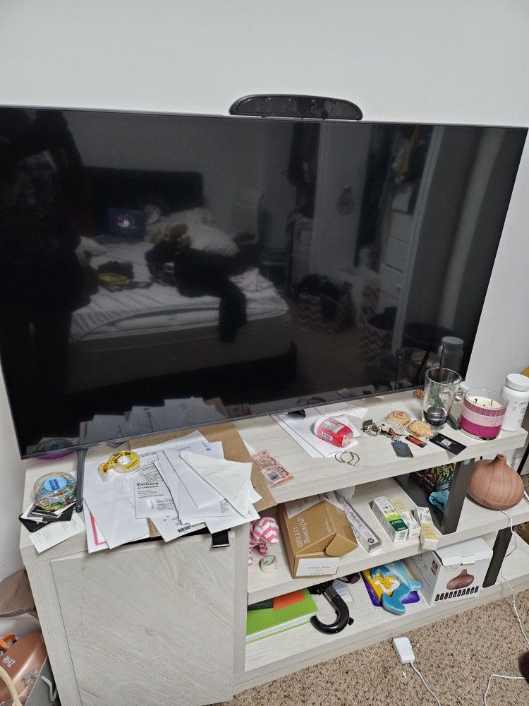 Samsung 50 in and Home Depot TV stand