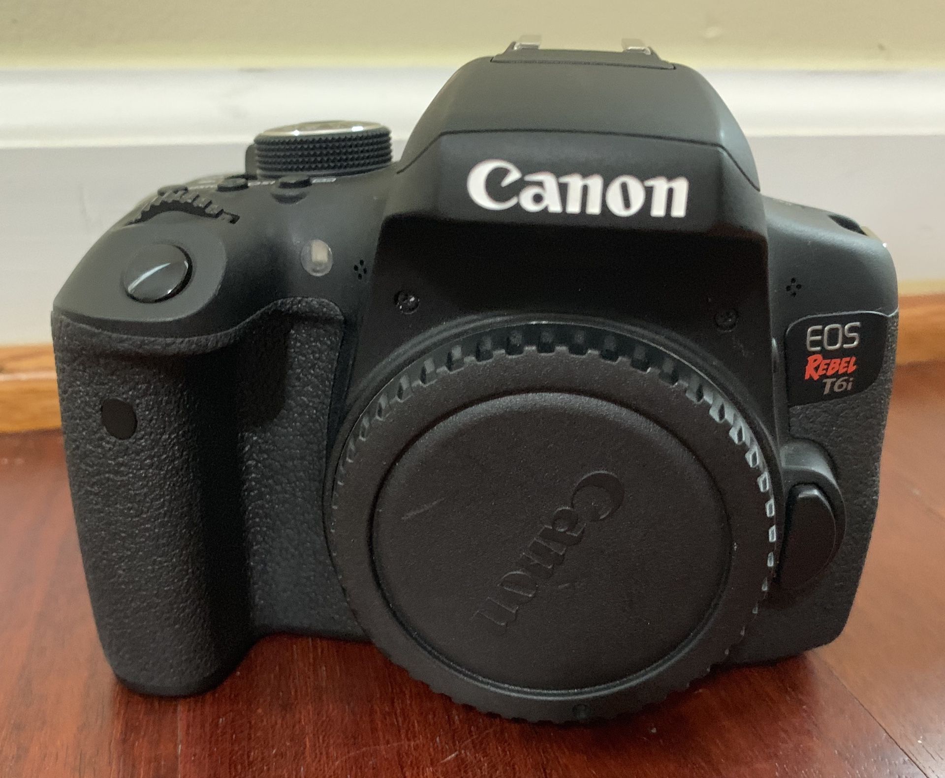 Canon EOS Rebel T6i EF-S 18-55mm IS STM Kit with Accessories