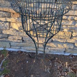 Vintage style plant stand 