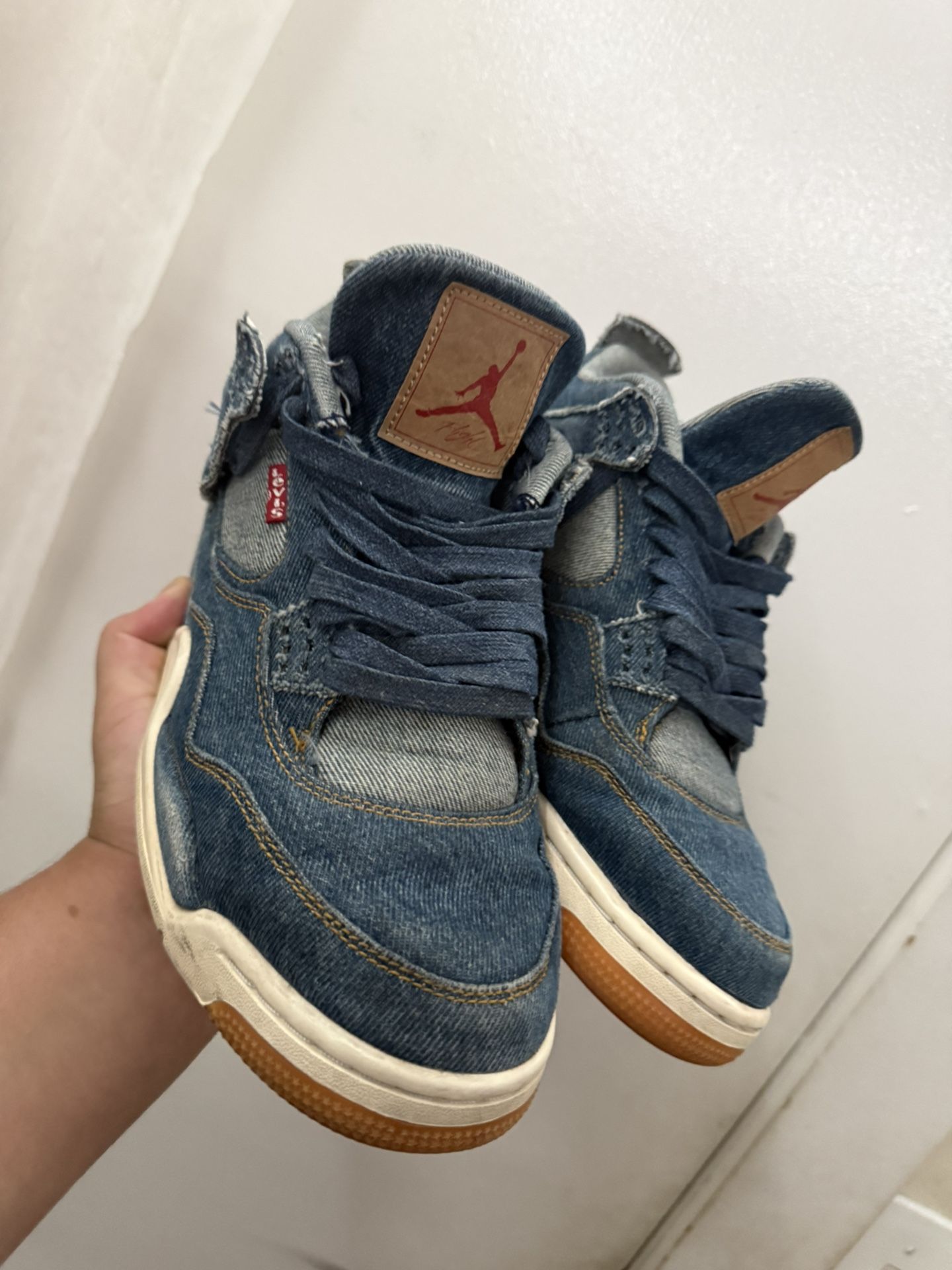 Jordan’s 4 Levi’s