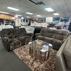 🎉Liquidation Sale 🎊  Beautiful Brown Sofa 🛋️ Loveseat 