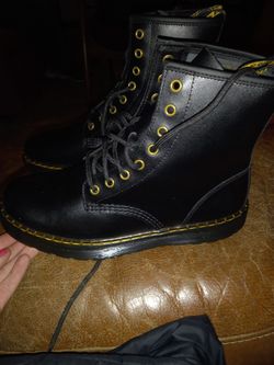 New Men's Dr. Marten's - Size 9ish- UK 42