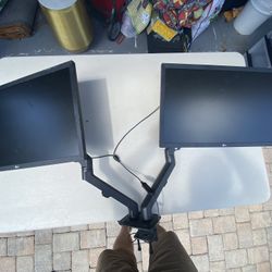 Twin LG Monitors 