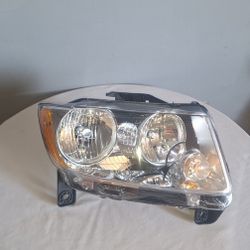 2011-2013 Jeep Grand Cherokee Brand New Passenger side headlight