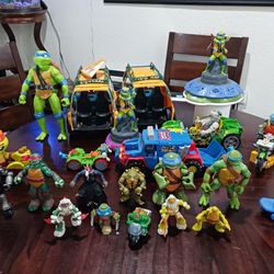 Ninja turtle toys set.  Good Condition.  
- Mutant  Mayhem Pizza fire van.
- Blue turtle movie car
- motorcycle. 
- Ninja lamp 
- Talking Ninja with s