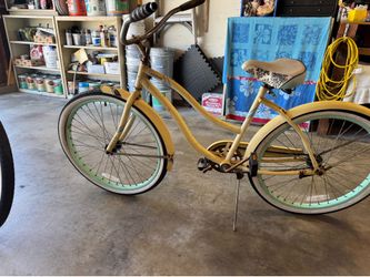 His and hers beach cruisers