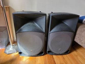 Pair of Mackie Thump 15A - Active Powered PA Speakers