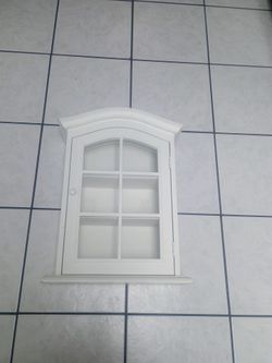 Hanging cabinet