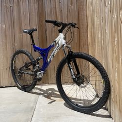 26 Inch Diamondback Full Suspension Mountain Bike I Believe Frame Size Is 20.5 I’m Asking 350 Dollars Or Best Offer Pick Up Only Need Gone Open To Tra