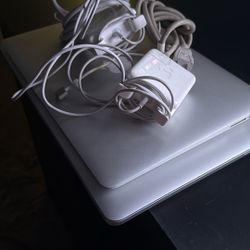 MacBook Air & Pro