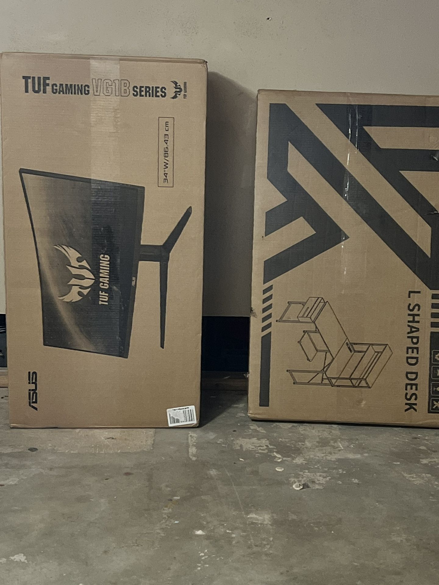 Gaming Monitor 34 Inch & l Shaped Desk