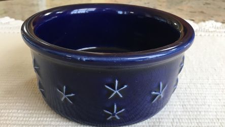 4-1/2 in dia, 2 in tall LONGABERGER Blue Dish. Made in the USA. Excellent condition