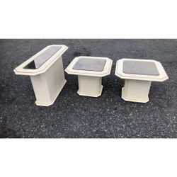 Almost new three-piece set tables