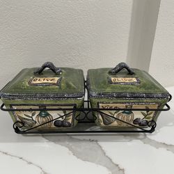 (Brand New) A Set Of 2 Serving Dishes With Trivet 