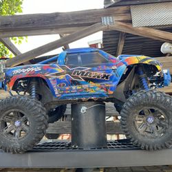 $900 XMAXX 