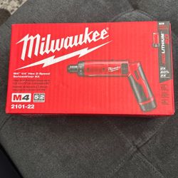 Milwaukee M4 4V Lithium-lon Cordless 1/4 in. Hex Screwdriver 2-Battery Kit