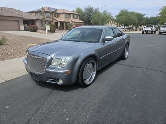 2006 Chrysler 300C with the 5.7L HEMI V8.