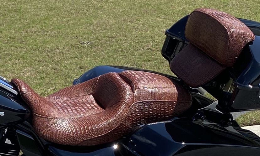 Photo Faux Alligator Skin Seat And Pad 2014 And Up Road Glide