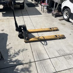 pallet jack  