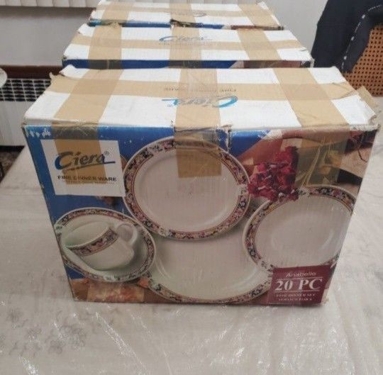 New 60 Piece Dinnerware Set