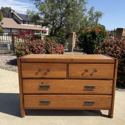 Beautiful Solid Wood!! Rustic Style 4-Drawer Dresser (Read Description)