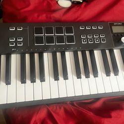 Arturia Keylab Essential 88 Keyboard Synth Piano