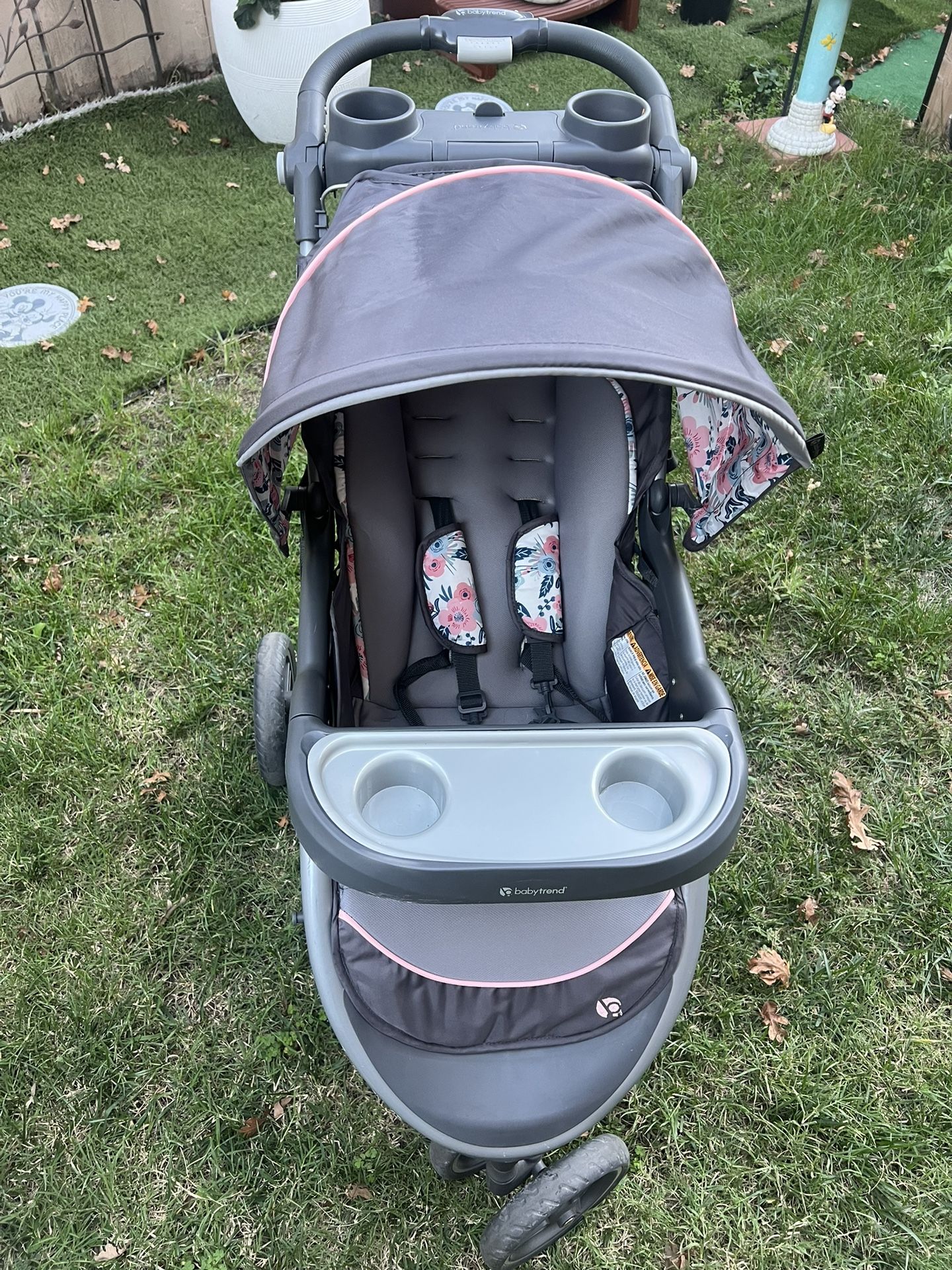 car seat and stroller and base 