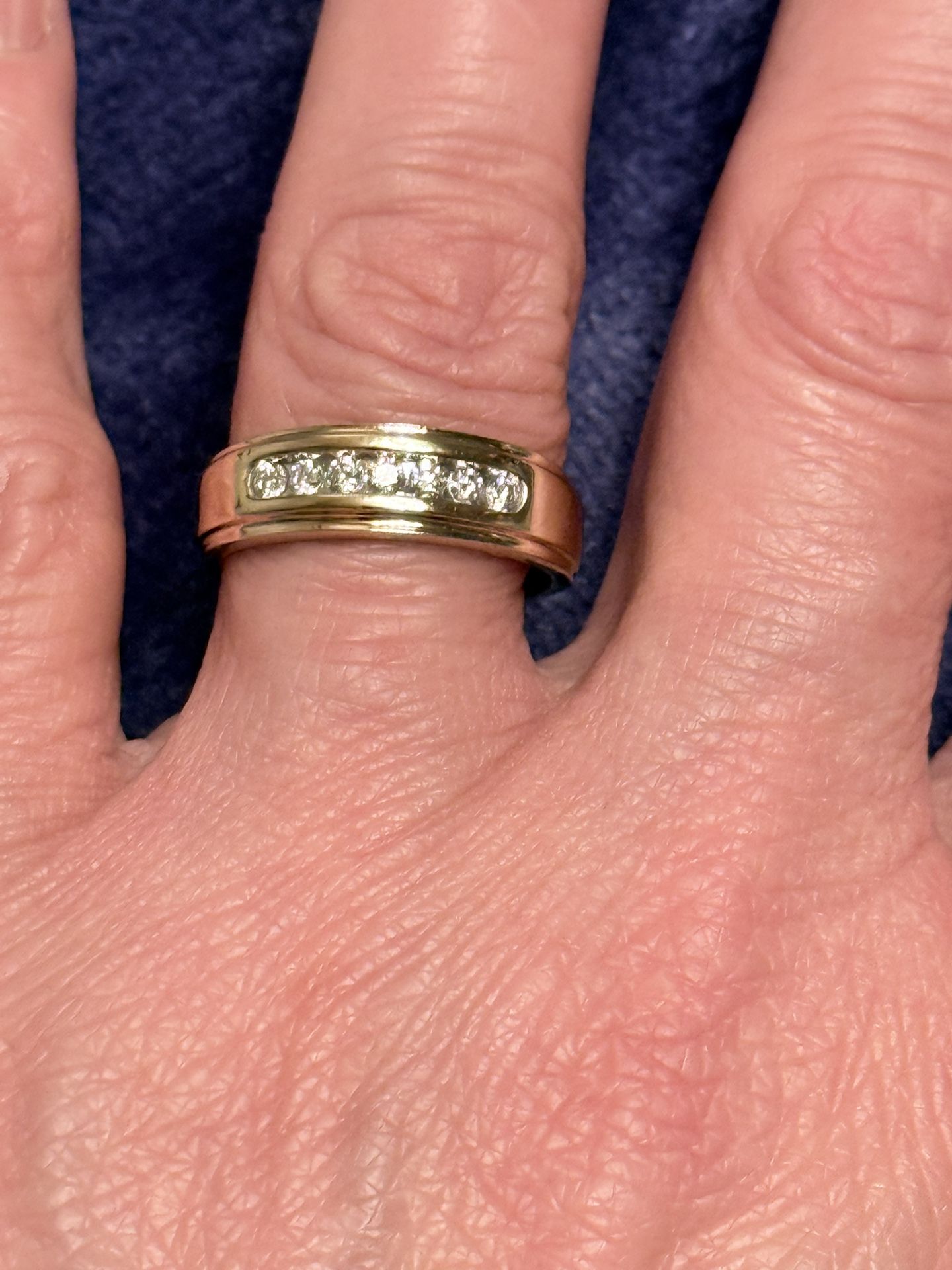 wedding band 10 k pink yellow band whit diamonds. .25ct...