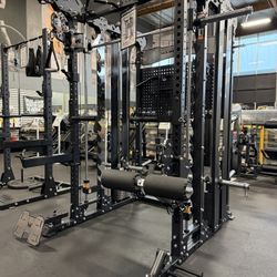FREE LOCAL DELIVERY- Major B17 Flying Fortress Squat Rack Power Cage Functional Trainer with Smith Machine 