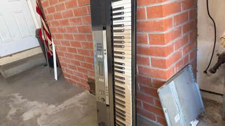 Yamaha ytp-240 keyboard please read description