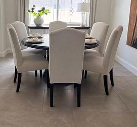 Dining Room Table and 6 Chairs