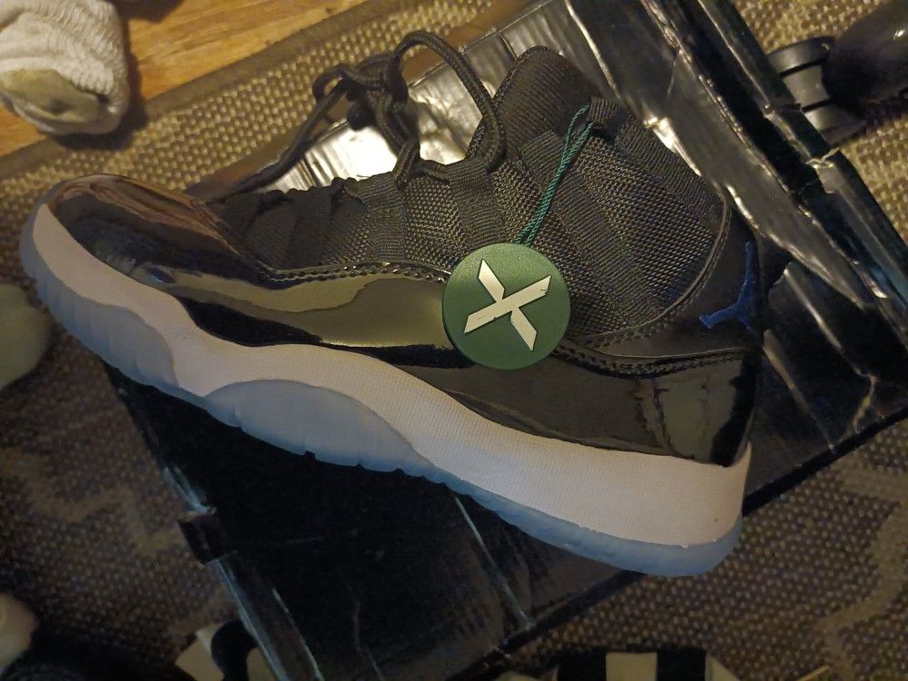 Jordan 11s