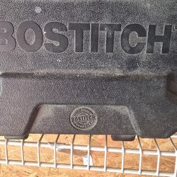 Pneumatic Brad Nailer