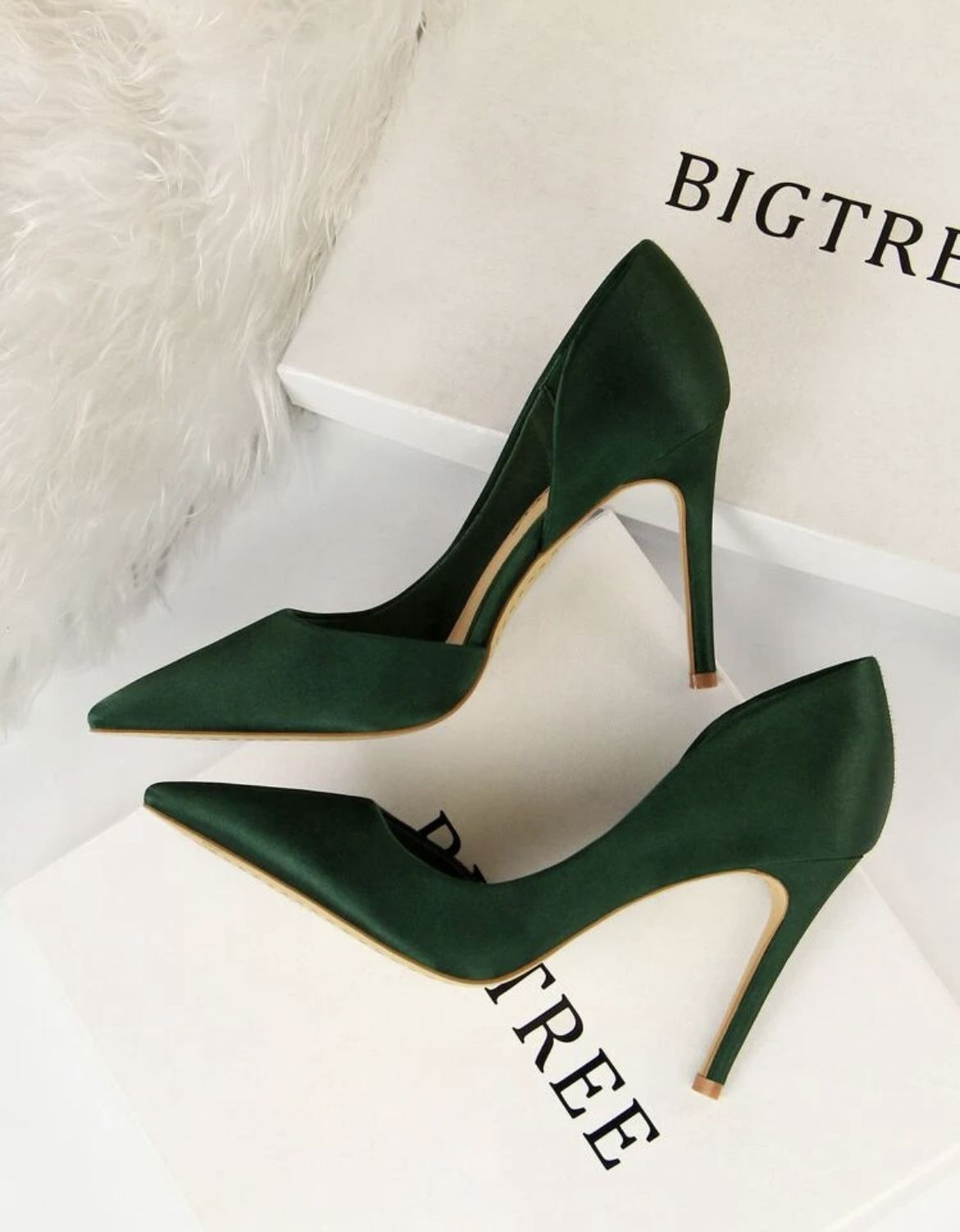 Elegant Green Pointy Heels