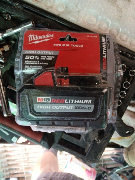 M18 Red Lithium Milwaukee High Output XC 6 Hour Battery