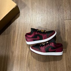 Jordan 1 Low: Beetroot | 8W