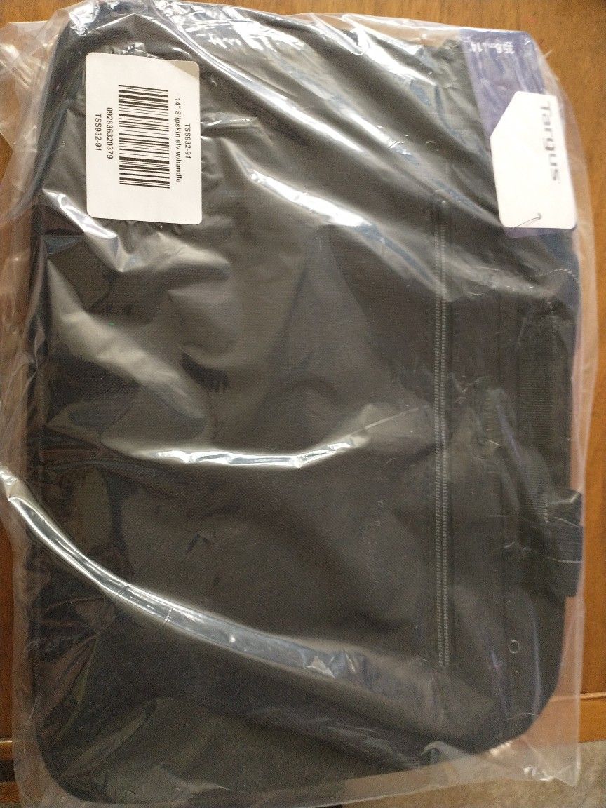 Tragus 14' black slipskin sleeve with handle *new*